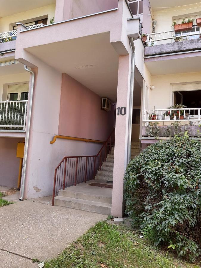 Apartman Valentic Vinkovci Exterior foto