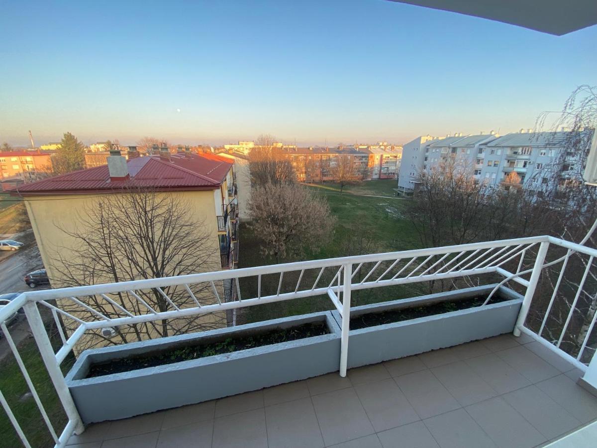 Apartman Valentic Vinkovci Exterior foto